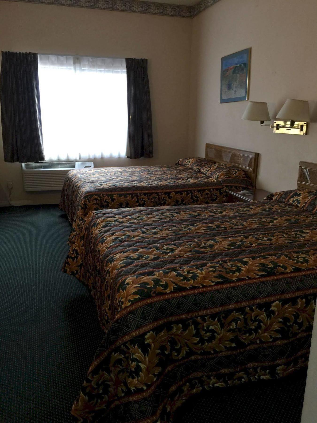 Mountain Inn Ontario Bagian luar foto