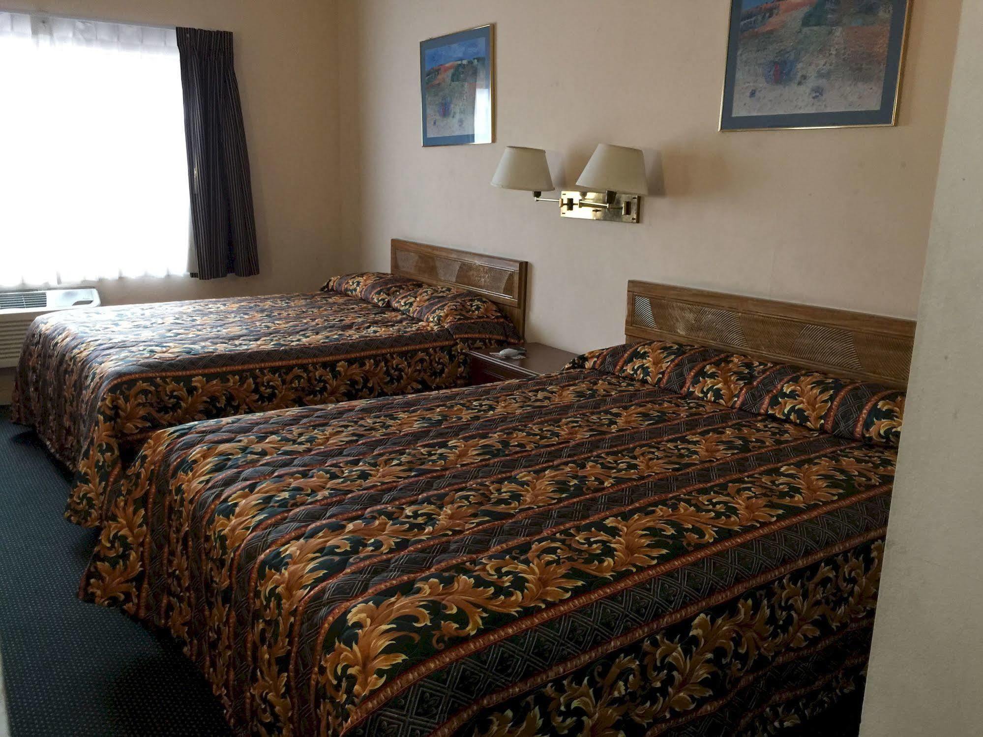 Mountain Inn Ontario Bagian luar foto